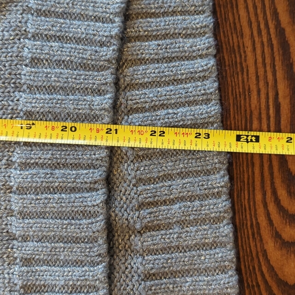 Banana Republic gray/gold metallic crew neck sweater, short-sleeves, small - Picture 7 of 7